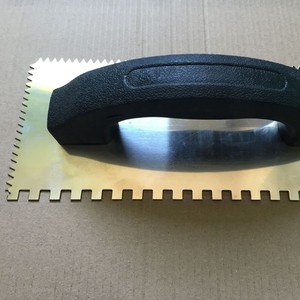 Truelle plate à lame en acier avec manche en plastique, bord carré, poignée ergonomique pour le plâtrage et les travaux de maçonnerie - Product Image 3