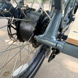 Bicicleta Eléctrica Geobyke C3 con Llantas de 24" y 3.0", 55 km de Autonomía, Cuadro de Aluminio, <span class=keywords><strong>Desviador</strong></span> de 7 Velocidades, Freno Hidráulico, Motor sin Escobillas, Batería de Litio de 48V 15AH - Product Image 6
