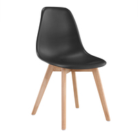 Chaise de salle à manger en plastique au design nordique moderne avec pieds en bois, meubles de salle à manger pour la maison