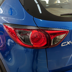 Cubierta Decorativa de Fibra de Carbono para las Cejas de las Luces Traseras del Mazda CX-5 2013 2014 2015 2016 2017 - Product Image 5