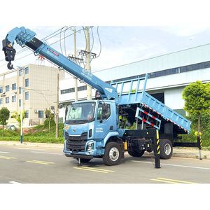 Camion-grue Dongfeng M3 4*2 avec grue télescopique de 8 tonnes, carrosserie flexible, idéal pour le transport sur de courtes distances - Product Image 3
