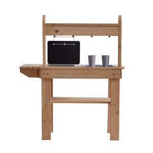 Cuisine de jeu d'extérieur en bois naturel avec tableau noir et étagère de rangement pour jardin - Product Image 1