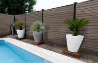 Clôture en WPC de haute qualité 6*6 pieds, écologique, imperméable, avec poteaux en aluminium, surface décorative en bois, pour utilisation en extérieur dans les parcs et les hôtels