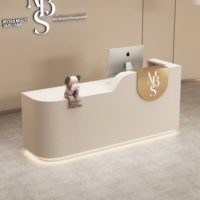 Table de bar incurvée en bois, multifonctionnelle, minimaliste, moderne, pour les magasins de vêtements, les salons de beauté, les comptoirs de caisse
