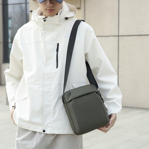 Sacs bandoulière personnalisés en gros avec logo, grande capacité, unisexe, légers et confortables, sac messager de haute qualité en tissu Oxford - Product Image 2