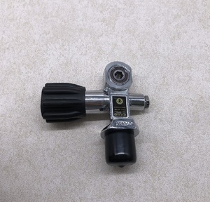 Valve de bouteille de plongée sous-marine 3000PSI/3500PSI DIN Yoke, finition triple chrome - Product Image 1
