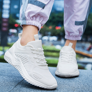 Nouvelles baskets de course en mesh noires tendance, grande taille, chaussures de sport à lacets, chaussures de tennis pour couple, hommes - Product Image 2