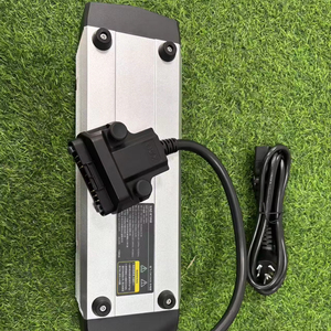 Chargeur XAG Modèle 2024 CM13600, Compatible avec les batteries XAG des modèles 2021-2025, Neuf d'origine - Product Image 3