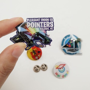 Mềm Men Lễ Hội Fiesta Huy Hiệu Cmyk Lụa UV In Ấn Ngực Huy Hiệu Trâm Ve Áo <span class=keywords><strong>Pin</strong></span> Tùy Chỉnh Kim Loại Tên Phù Hiệu Với Nam Châm - Product Image 2