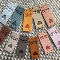 Étiquettes en cuir gaufré écologiques personnalisées, rivets métalliques, étiquettes pour bonnets tricotés, étiquettes en cuir PU personnalisées, étiquettes au crochet personnalisées