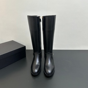 Pantalons longs imperméables de luxe sur mesure pour femmes, augmentant la taille, avec décorations de chaîne, style bottes hautes noires pour - Product Image 3