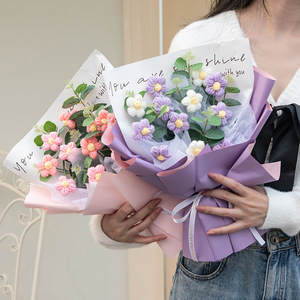 ดอกไม้ถักไหมพรมทำมือสำหรับวันวาเลนไทน์ ดอกไม้พัฟฟ์ ของขวัญดอกไม้แบบถือ ของขวัญขายส่ง ช่อดอกไม้เพื่อนซี้ - Product Image 6