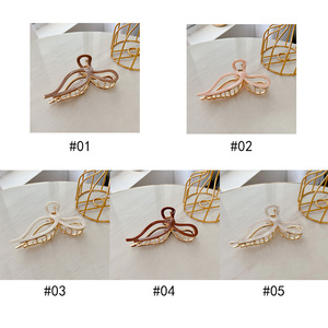 إكسسوارات شعر قرش مجوفة بحمض الخليك - Product Image 5