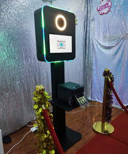 Photomaton vintage noir DSLR avec plateau d'impression pour impression instantanée <span class=keywords><strong>QW410</strong></span> / DS620 pour fêtes d'anniversaire, écran tactile 15,6 pouces - Product Image 1