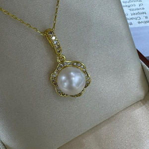 Pendentif en perle d'eau douce naturelle de 8-9 mm avec chaîne en os universelle et boucle en forme de fleur, élégants charmes en perles - Product Image 1