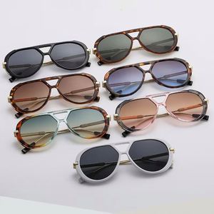 Gafas de Sol de Gran Tamaño con Lentes Degradadas de Moda 2025, Logotipo Personalizado, Protección UV400, Montura Grande, Estilo Piloto, para Hombre y Mujer - Product Image 3