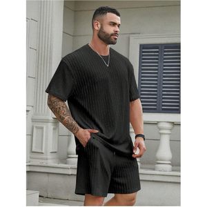 Conjunto de camiseta y pantalones cortos con hombros caídos y textura para hombre, atuendos casuales de verano, transpirables, para tallas grandes y altas. - Product Image 4