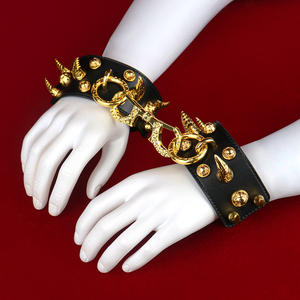 FUNSM esposas <span class=keywords><strong>de</strong></span> cuero erótico esclavo Bondage Gear BDSM esposas mano restricción SM juego Bondage Gear para Mujeres Hombres - Product Image 1
