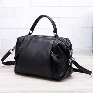 กระเป๋าถือหนังวัวแท้ Andong รุ่น Pillow Bag กระเป๋าสะพายไหล่หนังวัวสำหรับผู้หญิง - Product Image 5