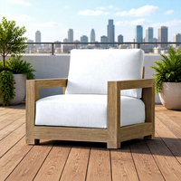 Moderner Outdoor-Teakholz-Sessel mit Quadratischem Gestell und Weißem Plüschkissen für Strand, Villa, Terrasse und Gartendekoration