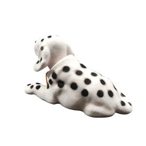 Dalmatian Bobble Head Nodding Dog Toy High Simulation Shaking Head Dashboard Decor para <span class=keywords><strong>coche</strong></span> y oficina Regalos únicos - Product Image 3