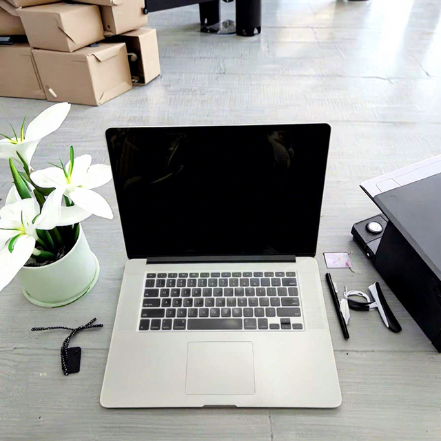 15" Intel I7 4th Gen 1.06GHz Dual Core 512GB SSD 90Hz 1366x768 Resolution 16:10 Display 2kg Business Laptop