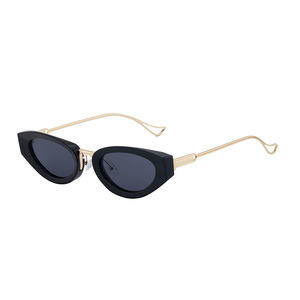 Gafas de sol tipo ojo de gato personalizadas de estilo europeo americano para mujer, montura negra, protección UV400, moda Instagram XH 3521 - Product Image 1