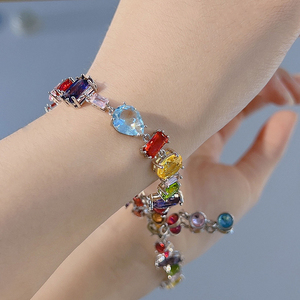 Set di Gioielli da Donna alla Moda con Bracciale di Perline in Cristallo Quadrato Color Caramella, Collana Arcobaleno e Orecchini Pendenti in Acciaio Inossidabile - Product Image 4