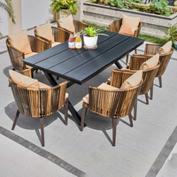 Ensemble de meubles de salle à manger d'extérieur pour hôtel ou villa, design moderne, noir, rectangulaire, pour 8 personnes, table et chaises