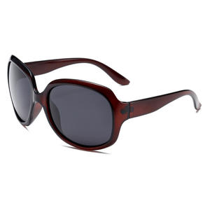 Gafas de sol polarizadas retro, modernas, lujosas y a la moda, con protección UV, para viajes, correr, conducir y actividades al aire libre. - Product Image 5