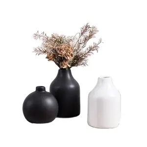 陶瓷现代白色哑光北欧花瓶; 黑色花瓶旅馆受欢迎的高品质北欧短花瓶工艺品和礼品