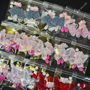 Produit Tendance 2026 : Porte-clés Fraise avec Vêtements, Breloque de Téléphone de Luxe, Accessoires de Téléphone en Gros - Product Image 5