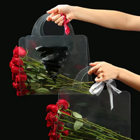 Sac fourre-tout en plastique PVC acétate transparent personnalisé, forme de bouquet, sac à fleurs en PET avec design de ruban en dentelle pour chaussures
