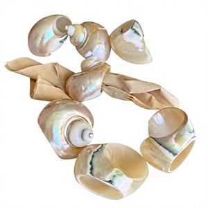 Anneaux de serviette en coquillages naturels faits à la main, anneaux de serviette en coquillages blancs pour la décoration de table de dîner côtier, mariage sur la plage, vente en gros - Product Image 1