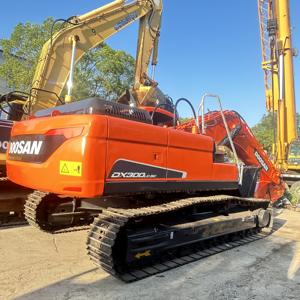 Excavadoras de cadenas Doosan DX300LC-9C usadas a bajo precio, en stock, en buen estado de funcionamiento, a la venta. - Product Image 2