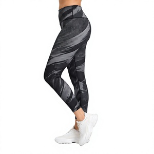 Leggings de sport pour femmes de haute qualité, personnalisés, imprimés par sublimation, taille mi-haute, sans couture, respirants et à séchage rapide - Product Image 3