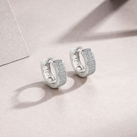 Boucles d'oreilles créoles larges en argent sterling 925 avec moissanite pour femme, serties micro-pavé, diamants moissanite, boucles d'oreilles huggie éternité
