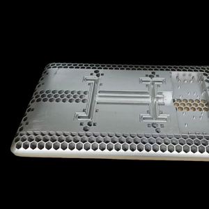 Panneau en aluminium de précision CNC ISO9001 IATF16949 |   Plaque métallique en nid d'abeille |   Composant usiné sur mesure - Product Image 2