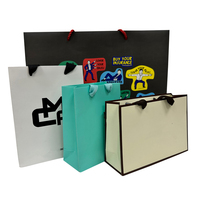 Sacs cadeaux de Noël personnalisables en papier écologique, en papier d'art, robustes, imperméables, avec options de logo couleur personnalisé, pour gâteaux