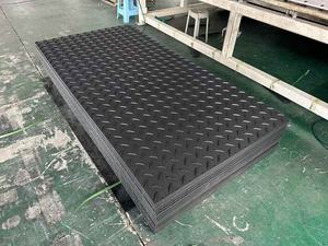 Tapis <span class=keywords><strong>de</strong></span> <span class=keywords><strong>protection</strong></span> au sol personnalisé, robuste, recyclable, en UHMWPE, tapis <span class=keywords><strong>de</strong></span> route temporaire, 4x8, <span class=keywords><strong>dalle</strong></span> <span class=keywords><strong>de</strong></span> pavage <span class=keywords><strong>de</strong></span> piste en HDPE, service <span class=keywords><strong>de</strong></span> découpe, PE - Product Image 4