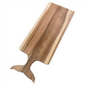 Planche à découper en bois d'acacia personnalisée YINHAO avec poignée en forme de queue de baleine, épaisseur de 1,5 cm, réutilisable - Product Image 4