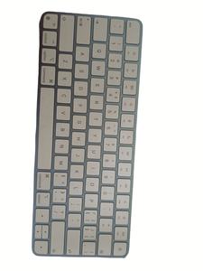 Teclado Mágico 2 A2450 MK2A3LL/A Inalámbrico BT RGB Retroiluminado de 78 Teclas USB Tipo-C Usado para Portátil en Inglés con Colores - Product Image 5