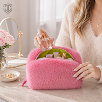 Grande trousse de maquillage en peluche, pochette cosmétique moelleuse avec fermeture éclair dorée et garniture en cuir PU, idéale pour le voyage, la salle de sport, coffret cadeau, vente en gros OEM, faible MOQ