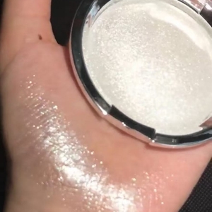 Iluminador Cremoso Suave para Rostro y Cuerpo, Maquillaje Personalizado con Brillo, Iluminador Suave Húmedo de Gran Tamaño, Resistente al Agua, Radiante - Product Image 1