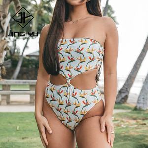 Traje de Baño de Lujo con Estampado Hawaiano, Diseño de Fabricante, Personalizado, de Nailon Reciclado, Estilo Bandeau, con Aberturas, de Una Pieza - Product Image 1