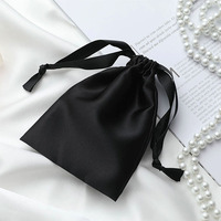 Emballage cadeau de sous-vêtements imprimé de logo personnalisé pochette en soie avec cordon de serrage sacs en satin pour cheveux doux