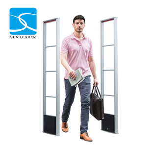 Système d'antenne RF EAS à traitement numérique du signal avec contrôle automatique du gain pour la prévention des pertes aux entrées de boutiques de vêtements - Product Image 1