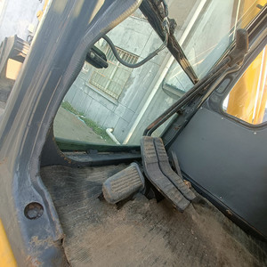 รถขุดตีนตะขาบ Komatsu PC200-6 PC200 PC300 PC360 มือสองขายดี พร้อมเครื่องยนต์ Isuzu จากญี่ปุ่น น้ำหนัก 20 ตัน พร้อมบุ้งกี๋ขุดประสิทธิภาพสูง - Product Image 6