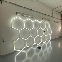 Barre lumineuse LED modulaire hexagonale en nid d'abeille personnalisée pour garage, entrepôt, bureau et jardin