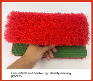 Gazon artificiel en plastique rouge pur pour la décoration murale des jardins d'enfants et des célébrations en plein air, résistant à l'usure - Product Image 2